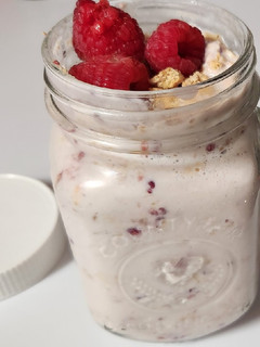 A picture of Raspberry Cheesecake Overnight Oats.
