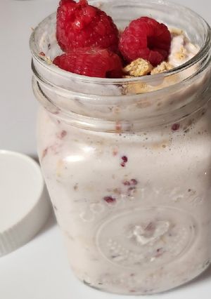 A picture of Raspberry Cheesecake Overnight Oats.
