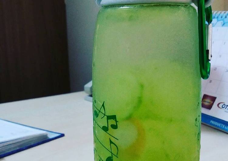 Resep Infused water with cucumber yang Sempurna