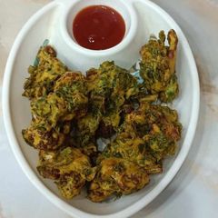 A picture of Cauliflower Pakore.