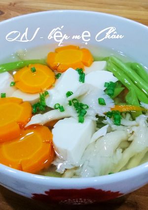 Hình của món Canh nấm bào ngư đậu hũ chay.