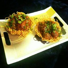 A picture of Maggi Manchurian basket.
