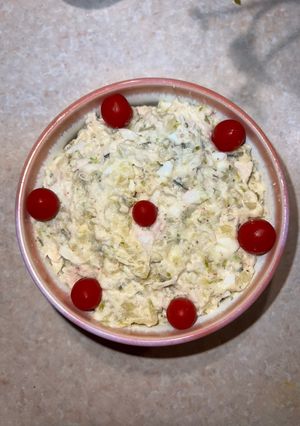 A picture of Olivier salad (Russian salad)🇷🇺.
