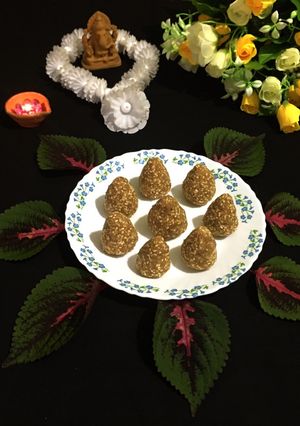 A picture of Jaggery Sesame Modak.