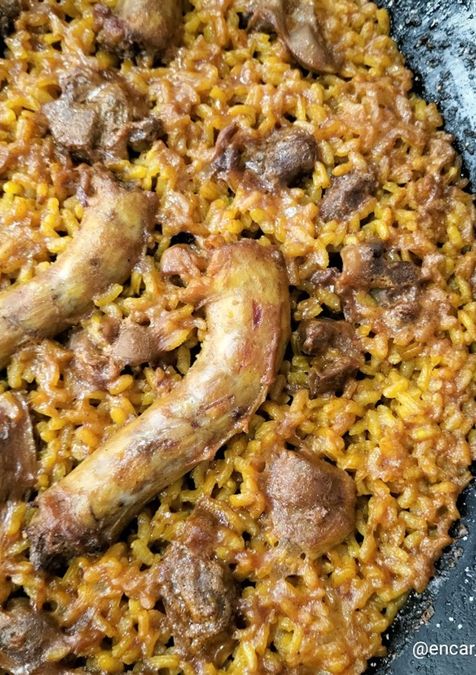Una foto de Arroz agazpachado con mollejas y cuellos de pollo