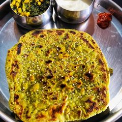 A picture of Oats Palak Paratha.