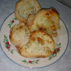 Una foto de Tostadas saborizadas (con pan que sobró) 🍞🌿