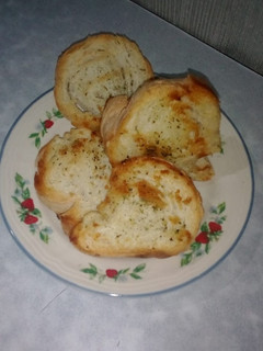 Una foto de Tostadas saborizadas (con pan que sobró) 🍞🌿