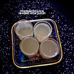 A picture of Moosambi juice/ Sweet lime juice.