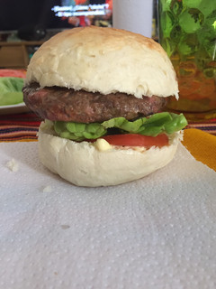 Una foto de Hamburguesas y pan casero