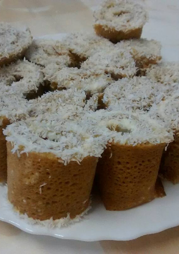 Una foto de Rollos de crepes con relleno de queso y mermelada de plátano