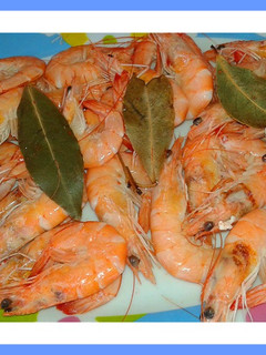 Una foto de Como cocer langostinos congelados