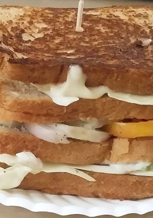 क्लब सैंडविच (Club Sandwich recipe in Hindi) रेसिपी मुख्य फोटो