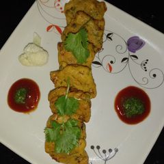 A picture of Fried Gobhi Pakoras.