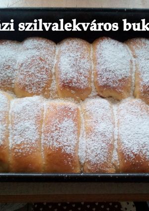 Házi szilvalekváros bukta recept fotója