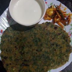 A picture of Palak thepla.