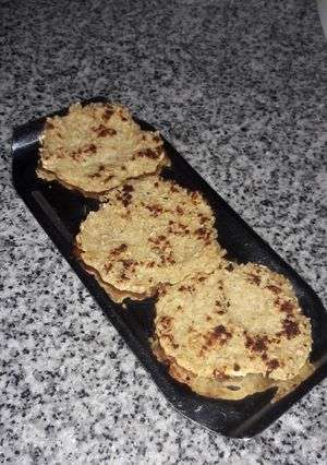 Una foto de Pancakes de fruta y avena sin azúcar ni harina