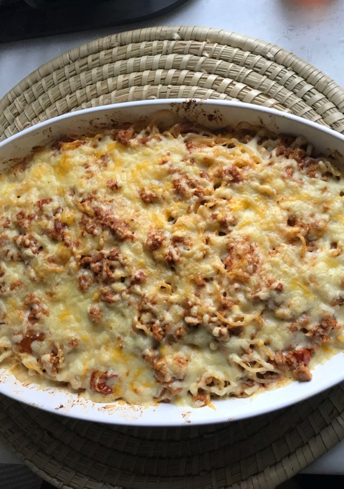 Una foto de Spaghetti, con salsa de carne insuperable y costra cuatro quesos