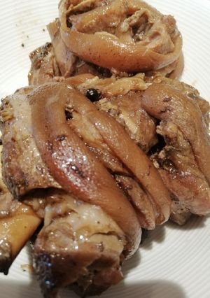 A picture of Pig Knuckle Stew.