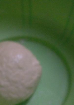 A picture of Pizza dough.