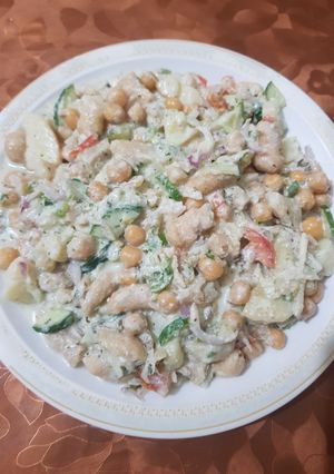 A picture of Aloo Chana Chat.