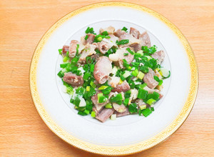 鹽焗豬粉腸～阿母ㄟ私房料理 的食譜成品照片