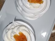 Una foto de postre con mermelada de melocoton