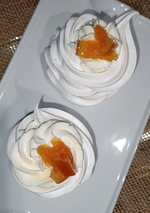 Una foto de Mini Pavlovas rellenas de crema de mascapone