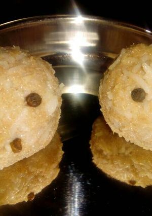 A picture of Rice chocolate ladoo.