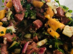 Una foto de Ensalada de atún fresco