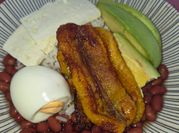 Una foto de frijol frito de honduras