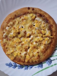 કોર્ન પીઝા (Corn Cheese Pizza Recipe In Gujarati) રેસીપી મુખ્ય ફોટો