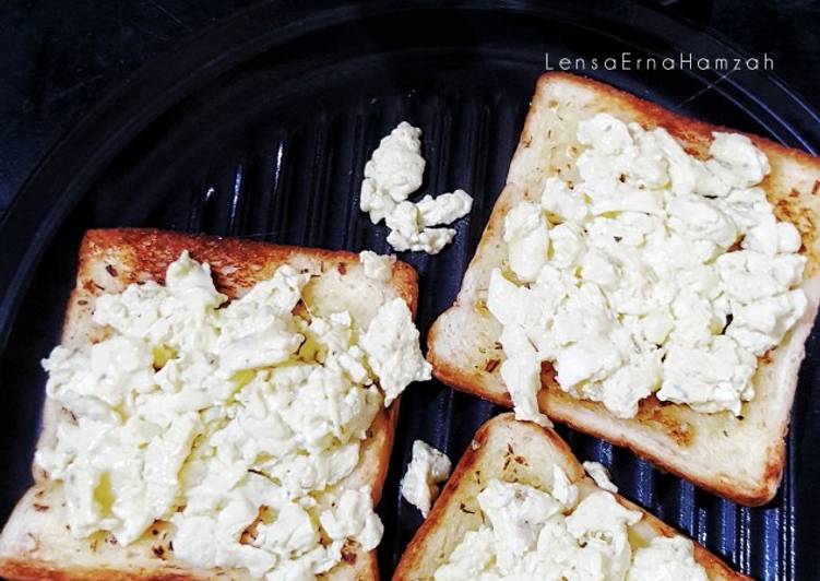 Arahan Buat Cheesy Scrambled Egg yang Cepat