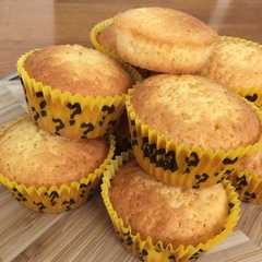 A picture of Madeline Lemon Cake.