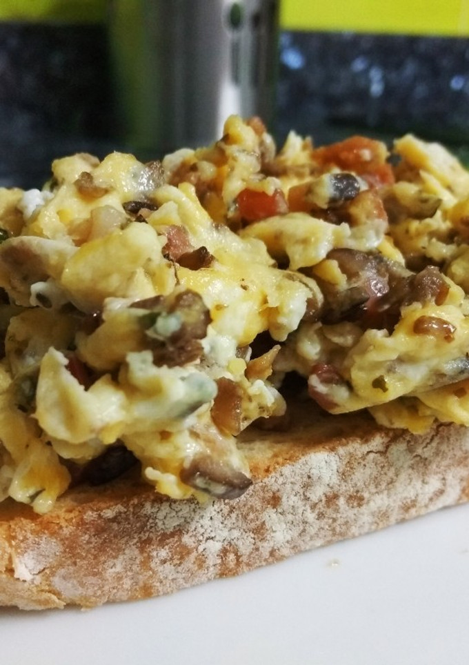 Una foto de Bocaditos de revuelto de champiñones y bacon