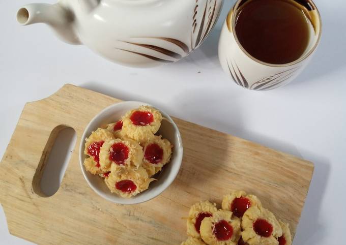 Strawberyy Thumprint Cookies