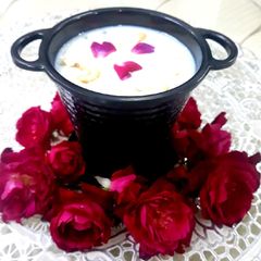 A picture of Rose kheer.