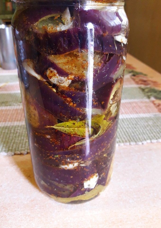 Una foto de Berenjenas al escabeche 🍆🍆😍