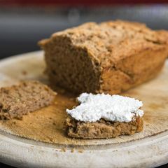 A picture of Beer bread with garlic and herbs.