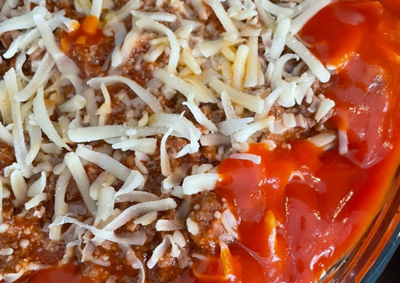 Spaghetti con picadillo y queso