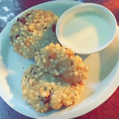 A picture of Sabudana vade.