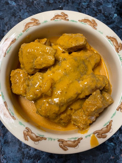 Una foto de Carne de cerdo al curry de Madras