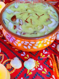 फलाहारी मखाने की खीर(falahari makhane ki kheer recipe in hindi) रेसिपी मुख्य फोटो