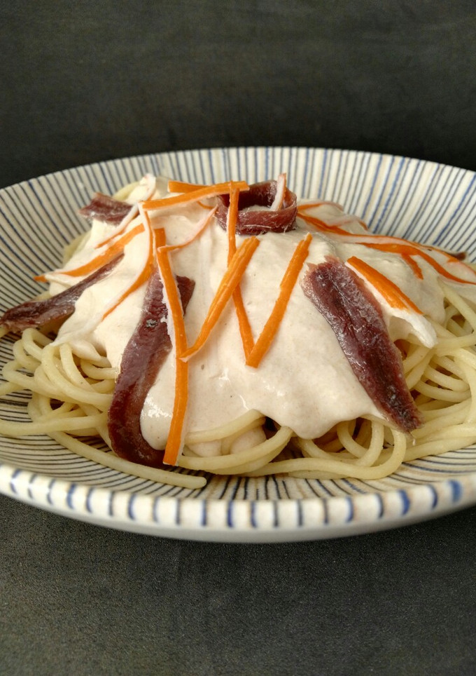 Una foto de Espaguetis con salsa de surimi