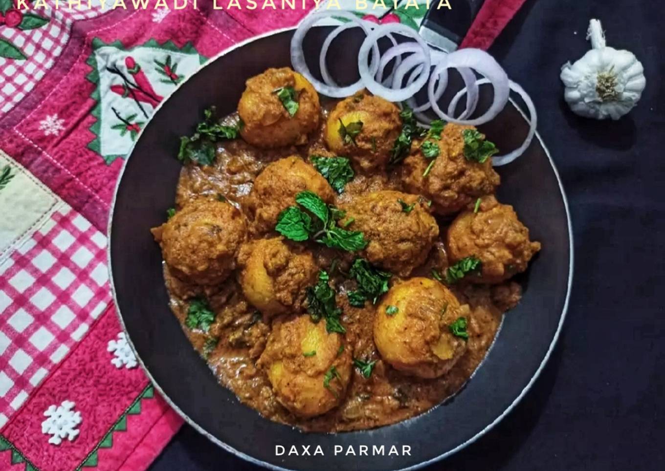 Kathiyawadi Lasaniya Batata (Spicy Gujarati Garlic Potato Curry)