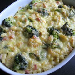 A picture of Bacon, Broccoli & Macaroni Cheese.