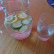 Agua fresca de pepino y limón