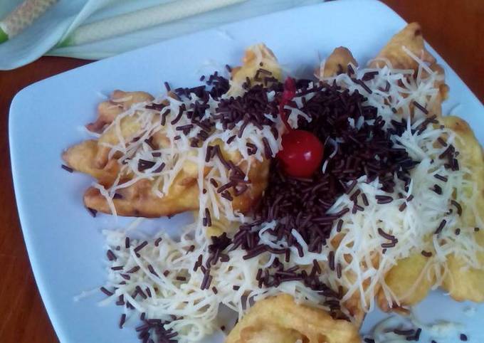 Pisang Goreng Keju (Banana Cheese Fritter)