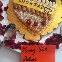 A picture of Moong dal halwa cake.