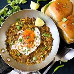 A picture of Anda Ghotala (Surat Street Food).